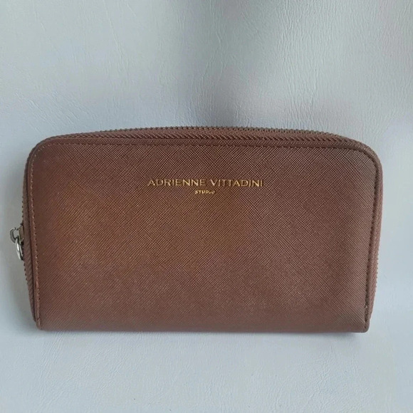 Adrienne Vittadini Studio Womens Wristlet Wallet Brown Zip around Leather - Picture 1 of 10